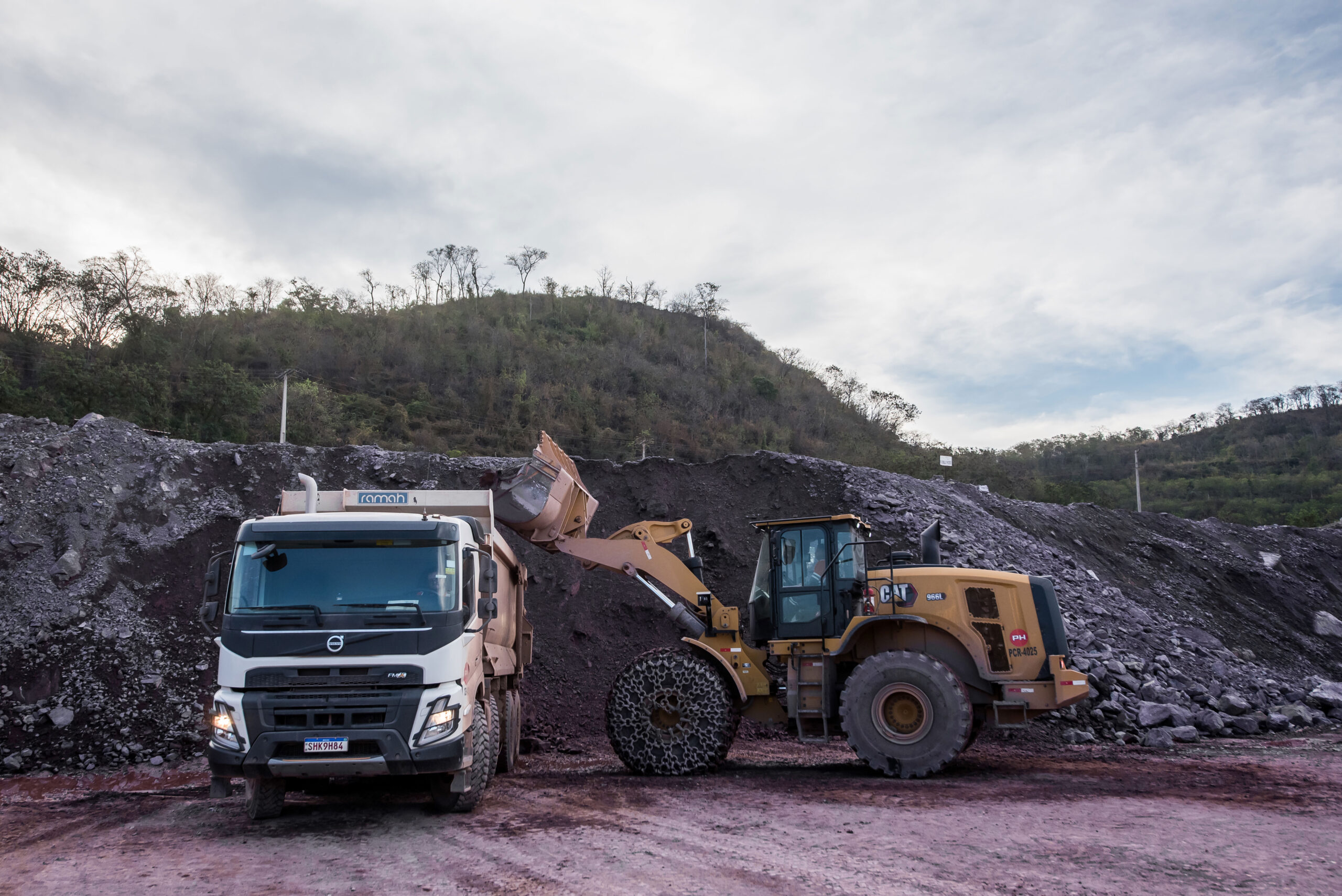 Carregamento e transporte de materiais