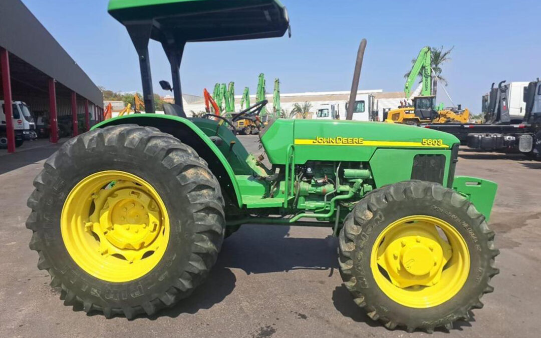 Trator Agrícola John Deere 5603
