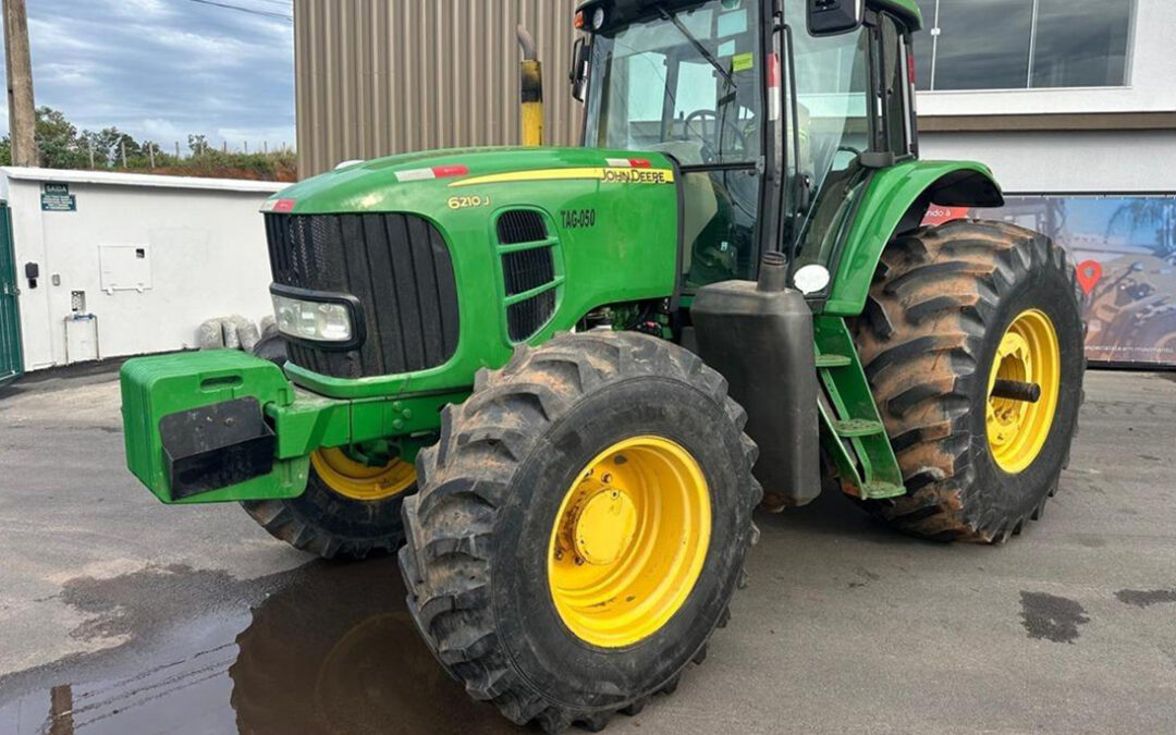 Trator Agrícola John Deere 6190J